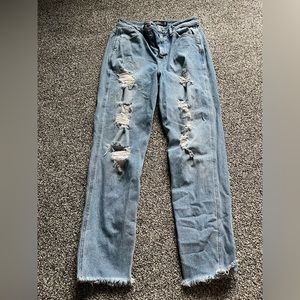 Hollister Curvy Ultra High Rise Mom Jeans